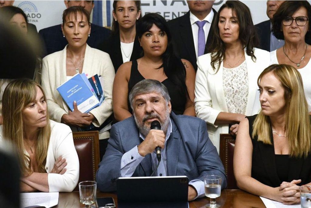 mayans y senadores uxp