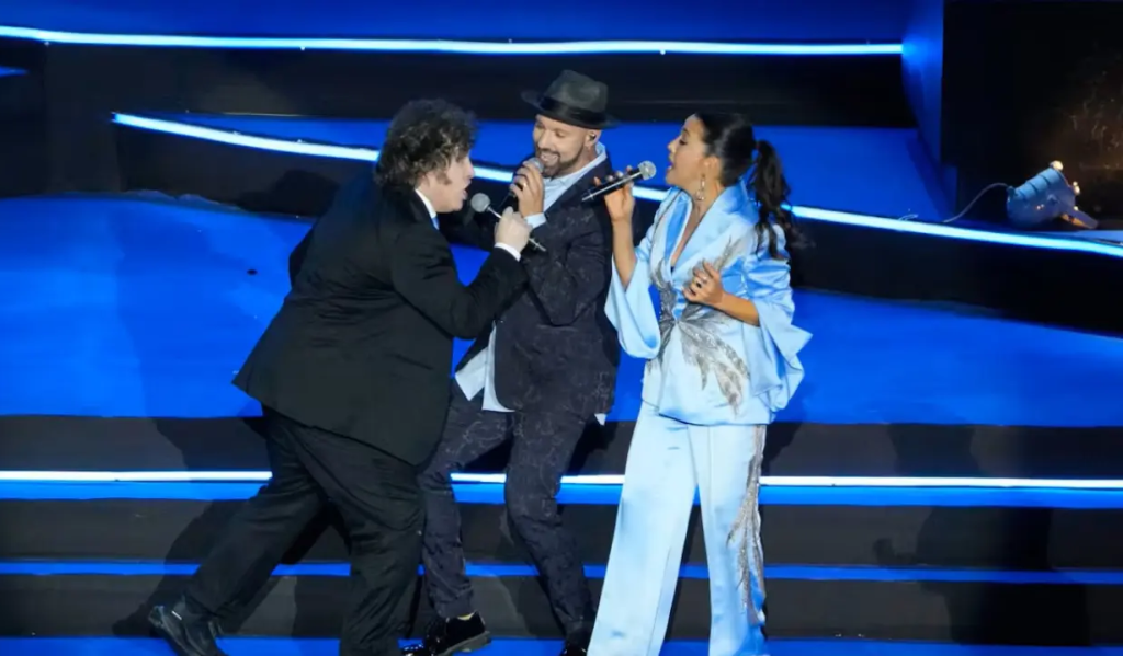 milei canta y danza