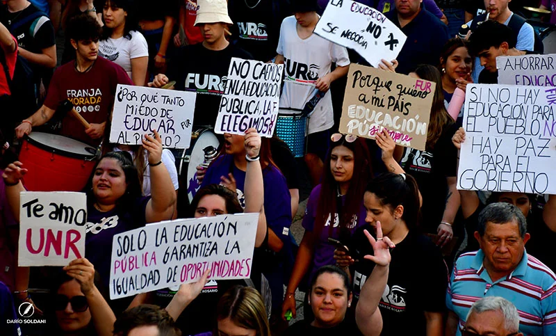 marcha universitaria .2 10 24