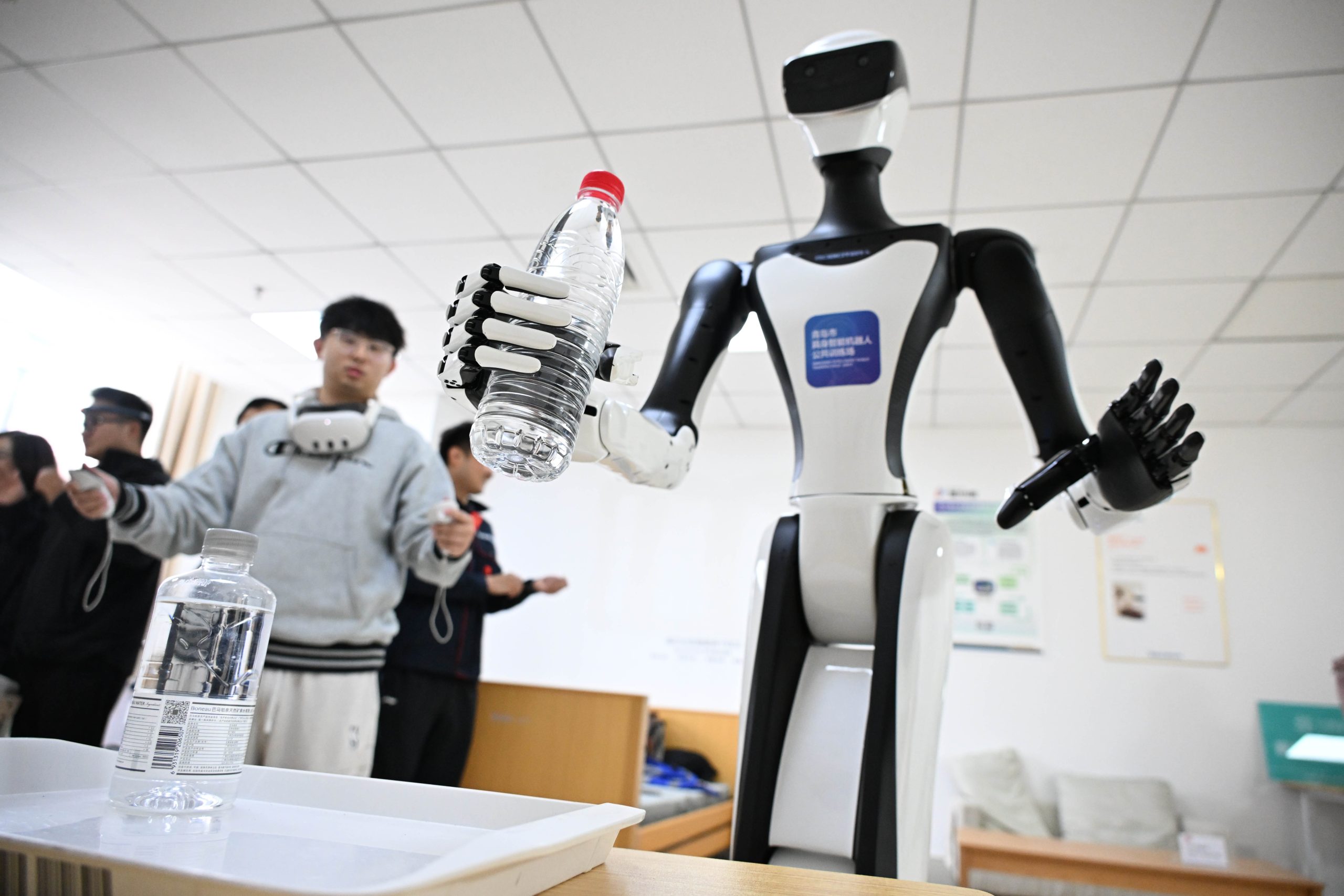 china qingdao robot cuidado de personas mayores