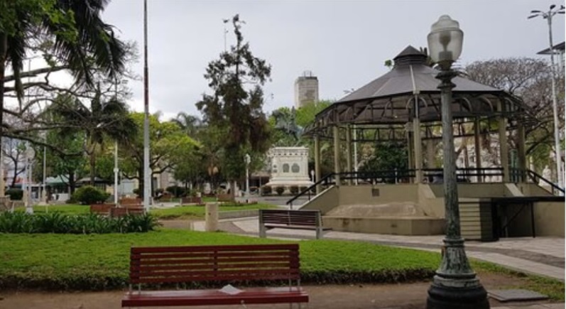 casa gris
