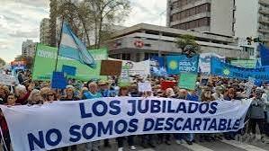 jubilados cartel no somos descartables