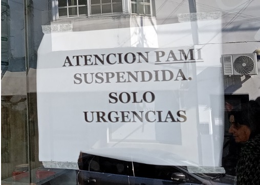 La salud en rojo: un semáforo en la guardia y la incertidumbre de 15.000 afiliados del PAMI