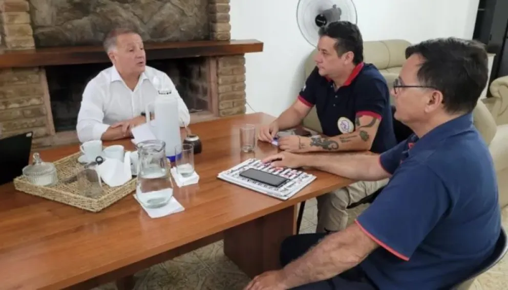 defensa civil direc renuncia