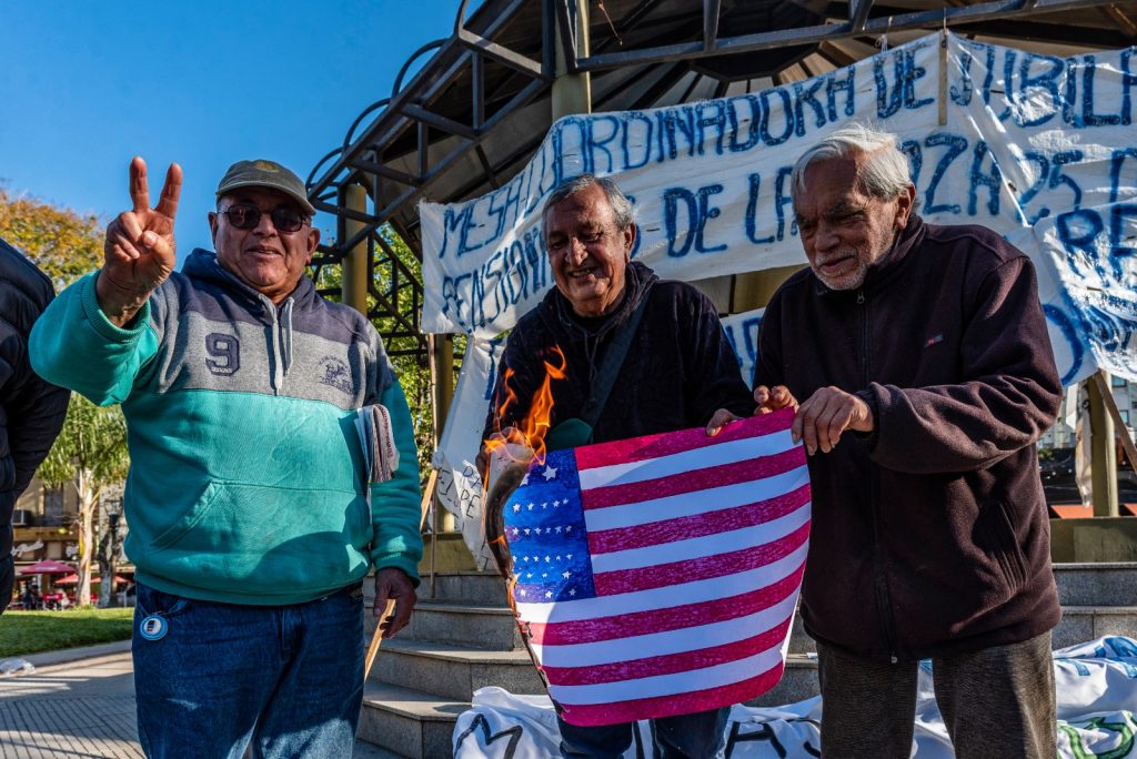 cabrera y chino bandera eeuu