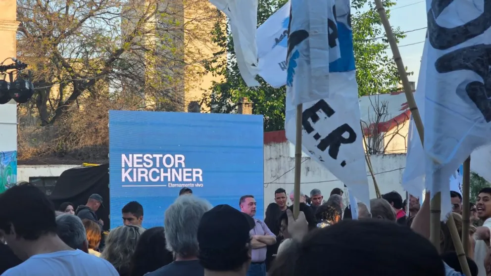 nestor k homenaje pj er