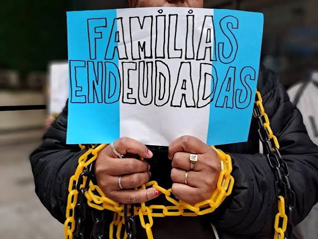 cartel flias endeudadas