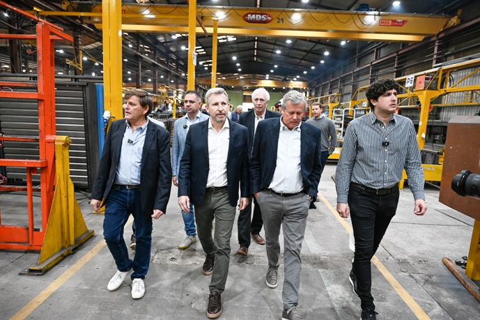 Frigerio entregó la adhesión al RINI a una metalúrgica de Gualeguaychú que proyecta invertir 9.500 millones